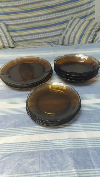 Juego de 12 platos vintage de vidrio
