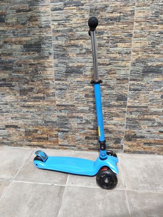 Patinete infantil azul - casi nuevo