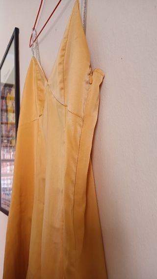 Abito giallo oro in satin