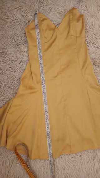 Abito giallo oro in satin
