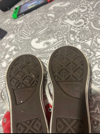 Converse rojas bajas