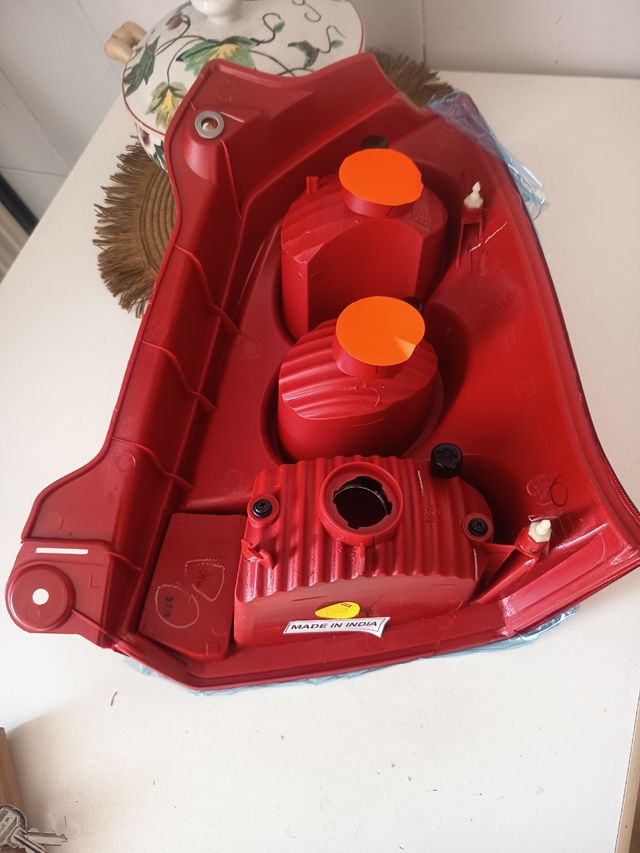 Faro Trasero Suzuki Alto Izquierdo