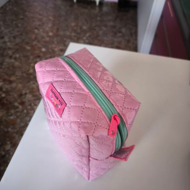 Neceser rosa acolchado
