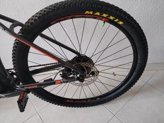 Bicicleta megamo eléctrica montaña