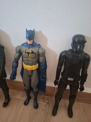 Figuras acción: Kylo Ren, Batman, Sith Trooper
