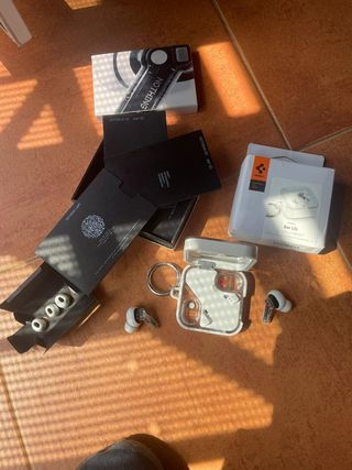 Nothing Ear (2) blancos + funda