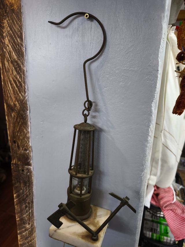 Candil minero antiguo