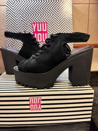 Sandalias Yuu Jou plataforma negras