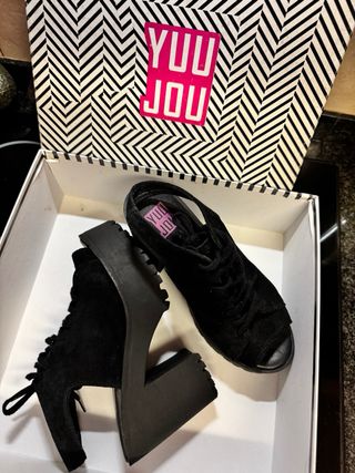 Sandalias Yuu Jou plataforma negras