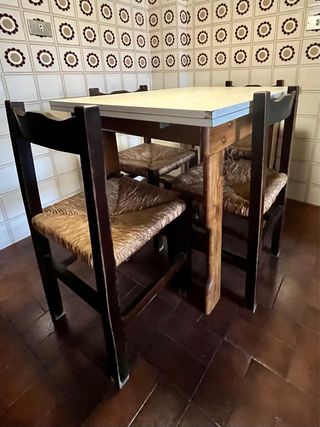 Mesa cocina + 4 sillas vintage