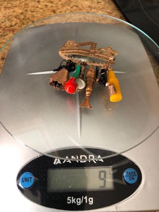 Broche de Oro con Colgantes