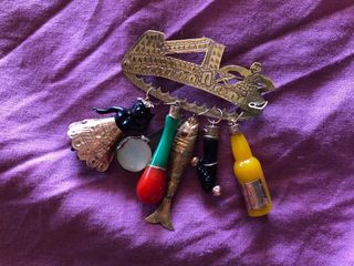 Broche de Oro con Colgantes