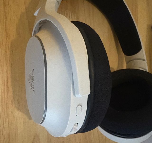 Razer Barracuda X Chroma - Auscultadores sem fios