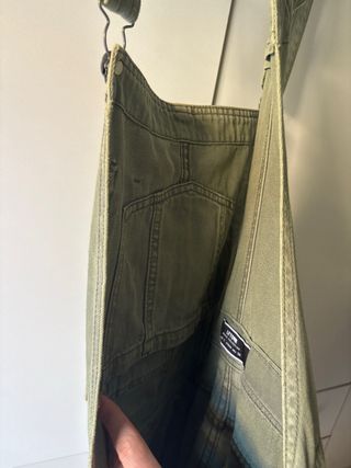 Peto corto caqui/ mono corto caqui
