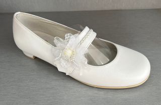 Zapatos ceremonia niña piel blanca talla 38