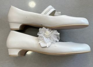 Zapatos ceremonia niña piel blanca talla 38