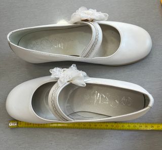 Zapatos ceremonia niña piel blanca talla 38