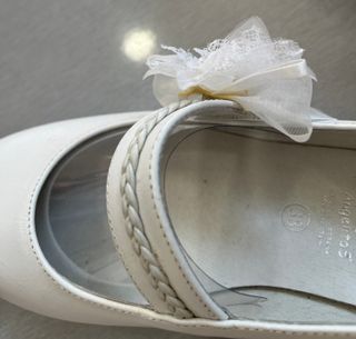 Zapatos ceremonia niña piel blanca talla 38