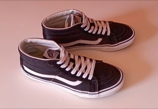 Vans Sk8-Hi - Negras - Talla Chica