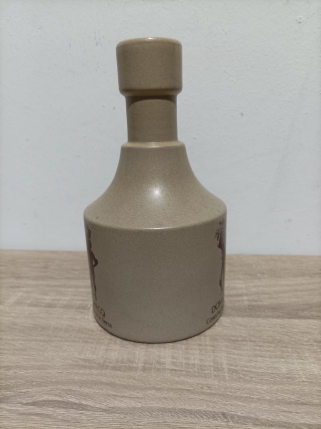 Botella cerámica Valdemorillo. Aso. Pedro Domecq.