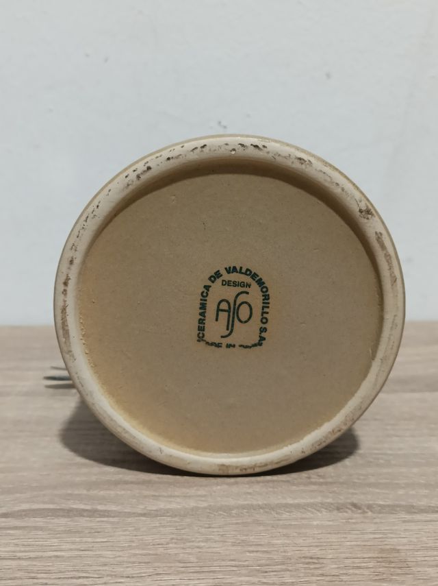 Botella cerámica Valdemorillo. Aso. Pedro Domecq.