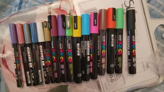 15 Pennarelli Uni Posca