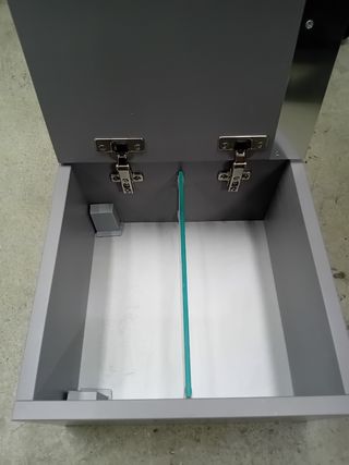 Mobile con ripiano da muro