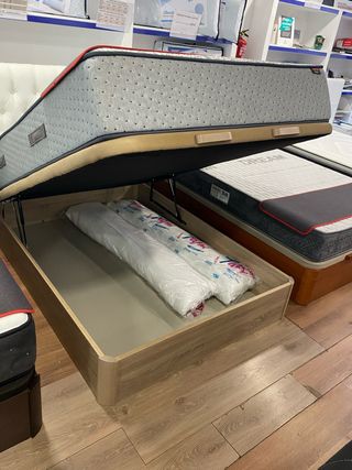 Canapé abatible de madera. Nuevo de fabrica