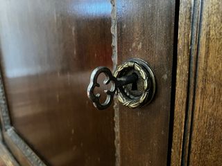 Bufet estilo Louis Philippe caoba y mármol años 40