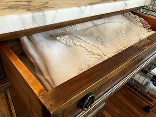 Bufet estilo Louis Philippe caoba y mármol años 40