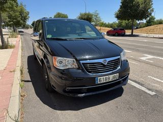 Lancia Voyager S 2014