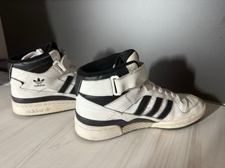 Adidas - Zapatillas altas blancas y negras