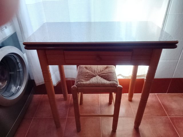 Mesa plegable cocina + taburete