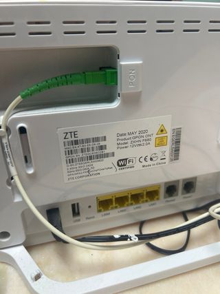 Router ZTE ZXN F680 - Fibra óptica