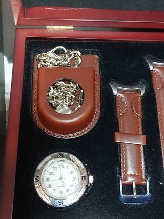 Conjunto reloj pulsera marrón plata