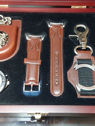 Conjunto reloj pulsera marrón plata