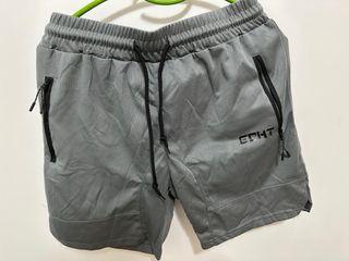 Shorts deportivos grises