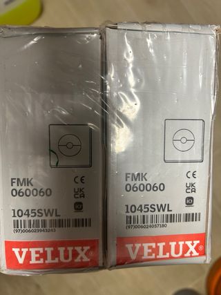 2 Persianas Velux FMK 060060