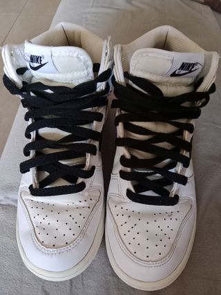 Nike Dunk High - blancas y negras
