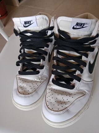 Nike Dunk High - blancas y negras