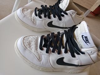 Nike Dunk High - blancas y negras