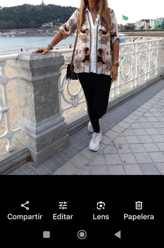 Camisa estampada dorada y blanca - XL