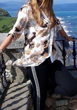 Camisa estampada dorada y blanca - XL