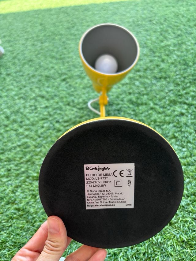 flexo habitación con luz neutra