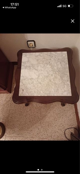 Mesa auxiliar mármol caoba