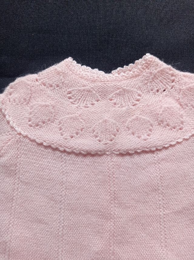 Chaquetita bebé hecha a mano