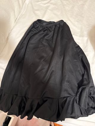 Falda negra flamenca
talla 8