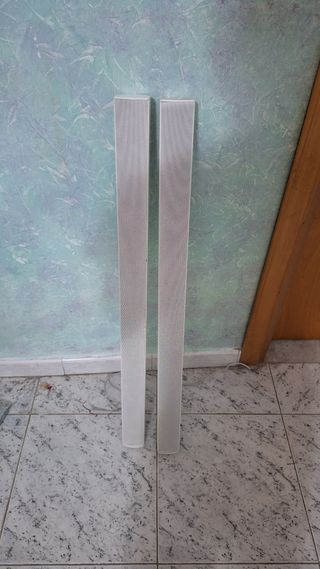 Altoparlanti bianchi verticali