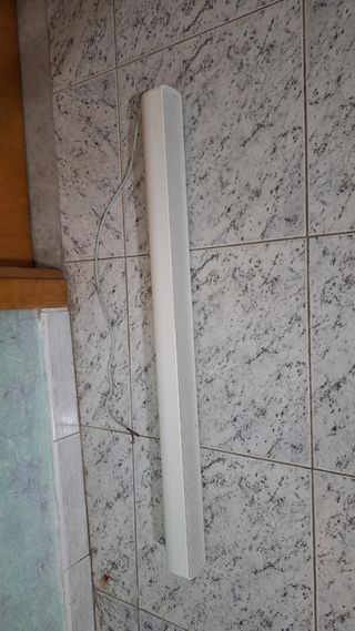 Altoparlanti bianchi verticali