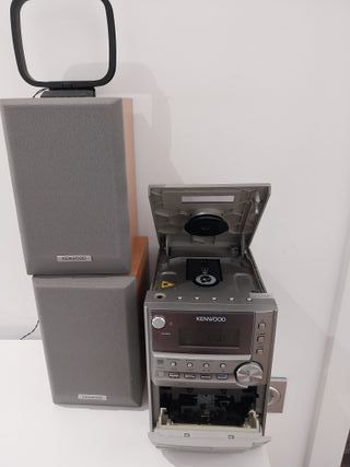 Minicadena Kenwood con CD, radio y casete